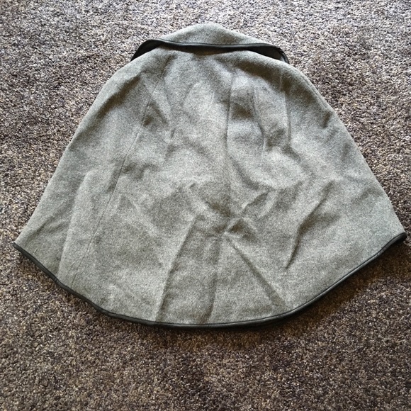 Juicy Couture Wool Poncho NEW - Picture 4 of 9